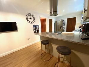Kitchen/Diner- click for photo gallery